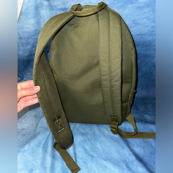 Backpack - Picture 3 of 5